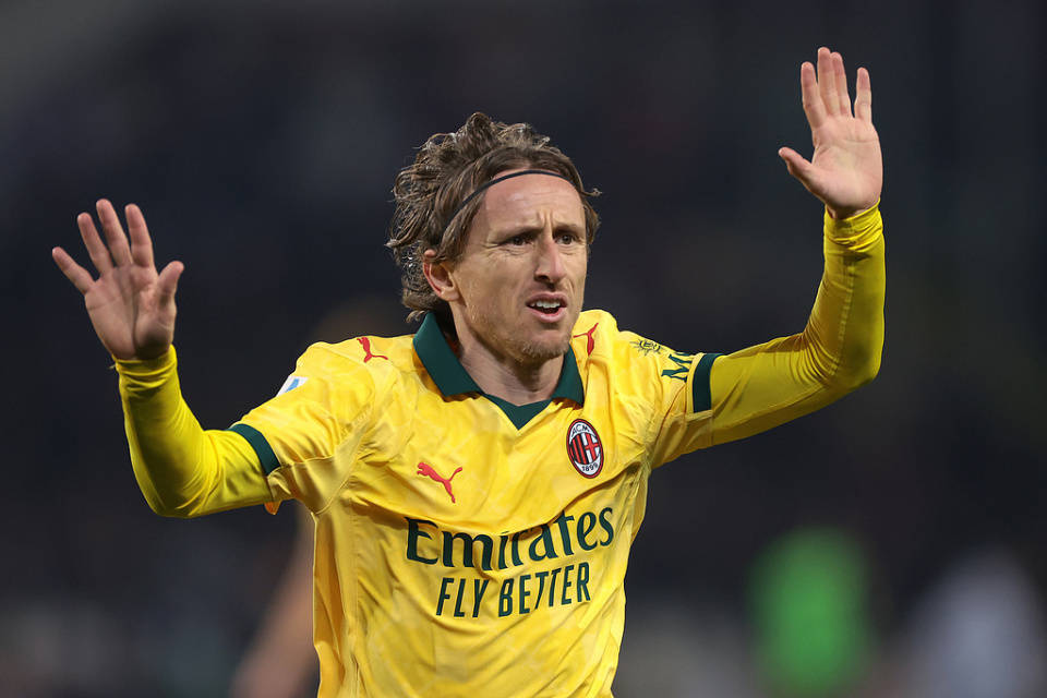 皇马后悔么？40岁魔笛仍不老！助米兰领跑意甲+连续10轮踢满全场